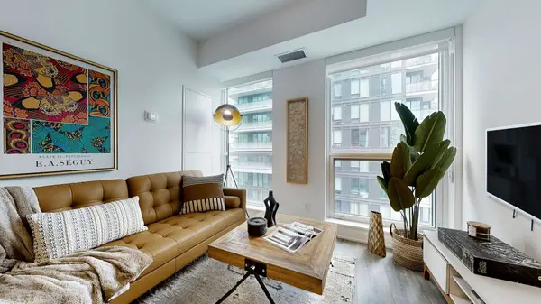 327 King ST W #1905, Toronto C01, ON M5V 0W7