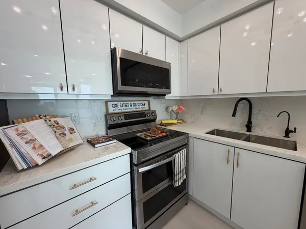 5740 Yonge ST #1904, Toronto C07, ON M2M 0B1