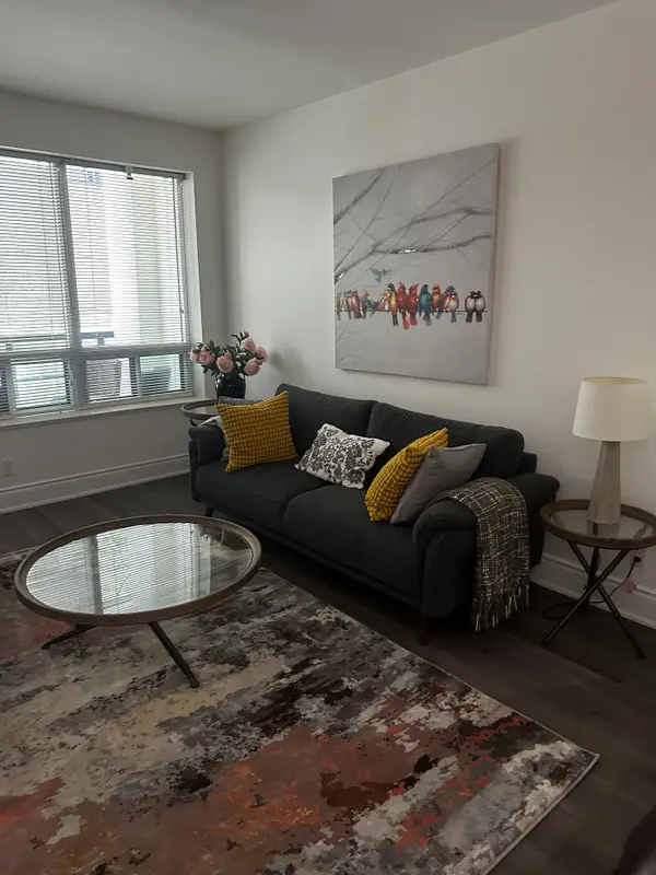102 Bloor ST W #305, Toronto C02, ON M5S 1M8