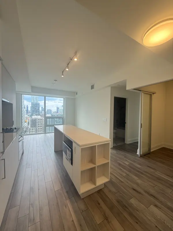 89 Church ST #3704, Toronto C08, ON M5C 0B7