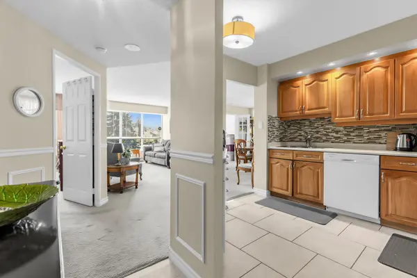 10 Guildwood Pkwy #329A, Toronto E08, ON M1E 5B5