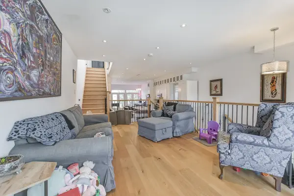 176 Leyton AVE, Toronto E06, ON M1L 3V6