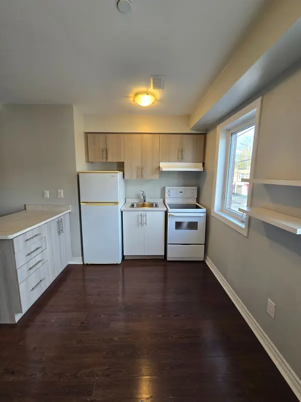 109 Rushbrooke AVE #2, Toronto E01, ON M4M 3A8