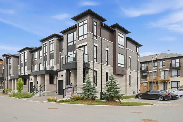 2 Lake Trail WAY, Whitby, ON L1M 0E5