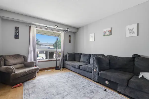 21 Doreen CRES, Clarington, ON L1C 3W6