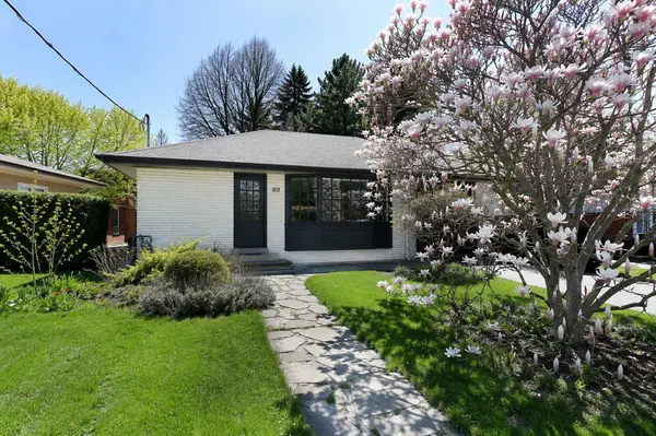 33 Stag Hill DR, Toronto E03, ON M4B 1K8