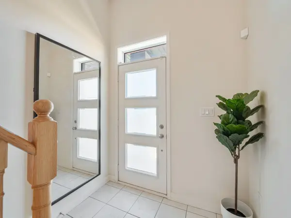 2550 Castlegate XING #403, Pickering, ON L1X 0H6