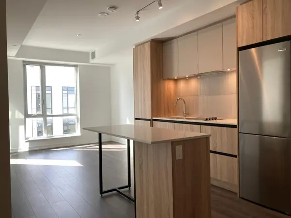8 Beverley Glen BLVD #611, Vaughan, ON L4J 0L5