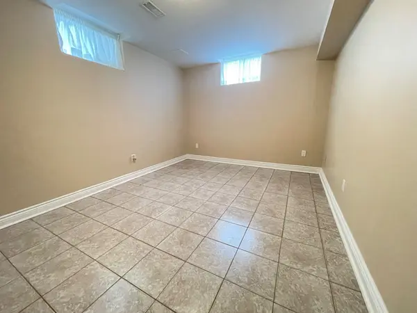 176 Kingsview DR #BSMT, Vaughan, ON L4H 2Z3