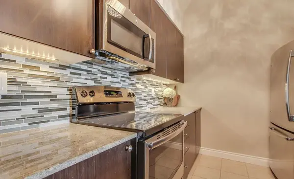 10211 Keele ST #211, Vaughan, ON L6A 4R7