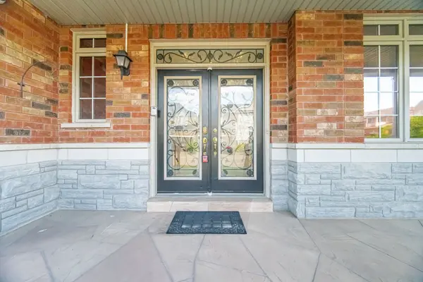257 St. Francis AVE, Vaughan, ON L4H 3E7