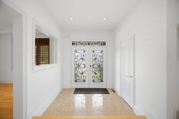 257 St. Francis AVE, Vaughan, ON L4H 3E7
