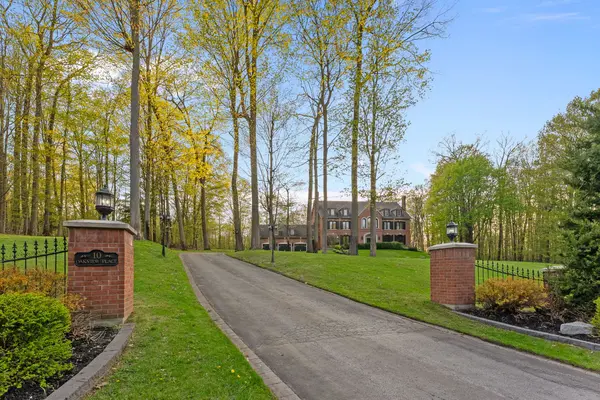 10 Oakview PL, Uxbridge, ON L9P 0L1