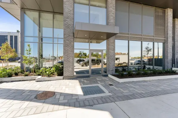 474 Caldari RD #2206, Vaughan, ON L4K 0R5