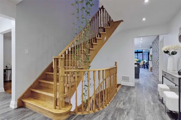 43 Topham CRES, Richmond Hill, ON L4C 9H1