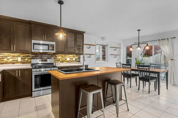 3086 Emperor DR, Orillia, ON L3V 0G4