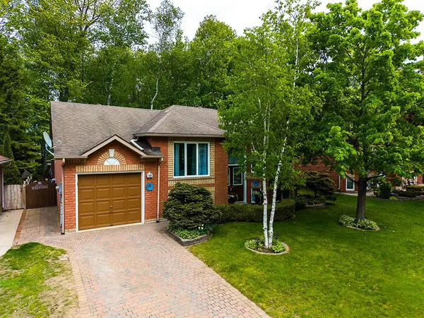 15 Brillinger DR, Wasaga Beach, ON L9Z 1L4