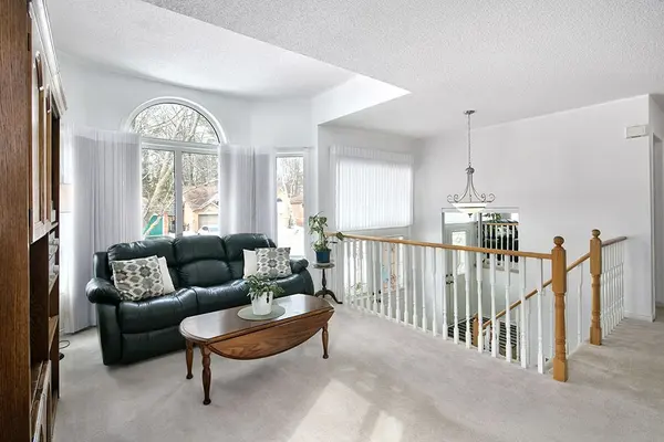 15 Brillinger DR, Wasaga Beach, ON L9Z 1L4