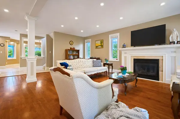 36 Georgian Meadows DR, Collingwood, ON L9Y 5H2