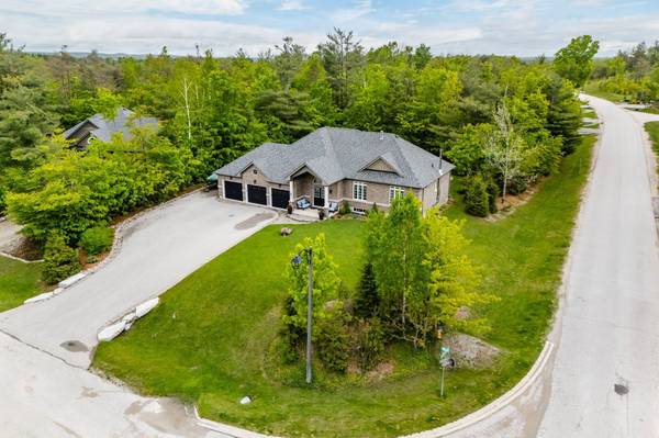 1 Topaz CT, Oro-medonte, ON L0L 2E0
