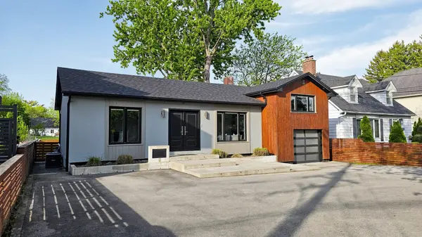 285 Bronte RD, Oakville, ON L6L 3C5