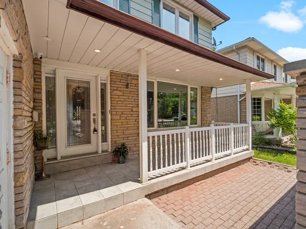 2215 Springfield CT, Mississauga, ON L5K 1V3