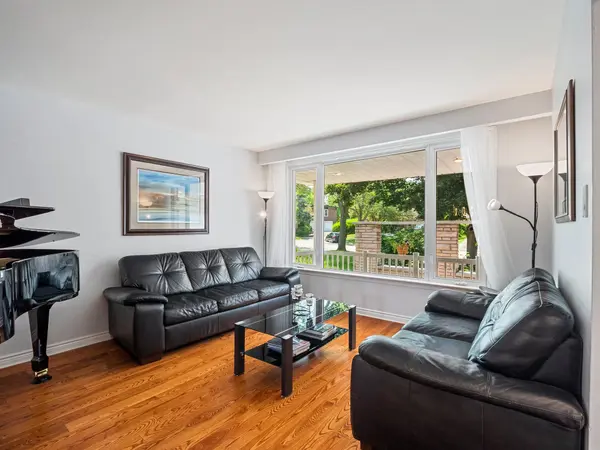 2215 Springfield CT, Mississauga, ON L5K 1V3