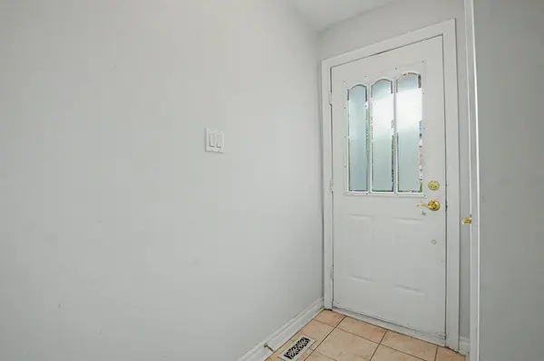 76 River DR #10, Halton Hills, ON L7G 2J2