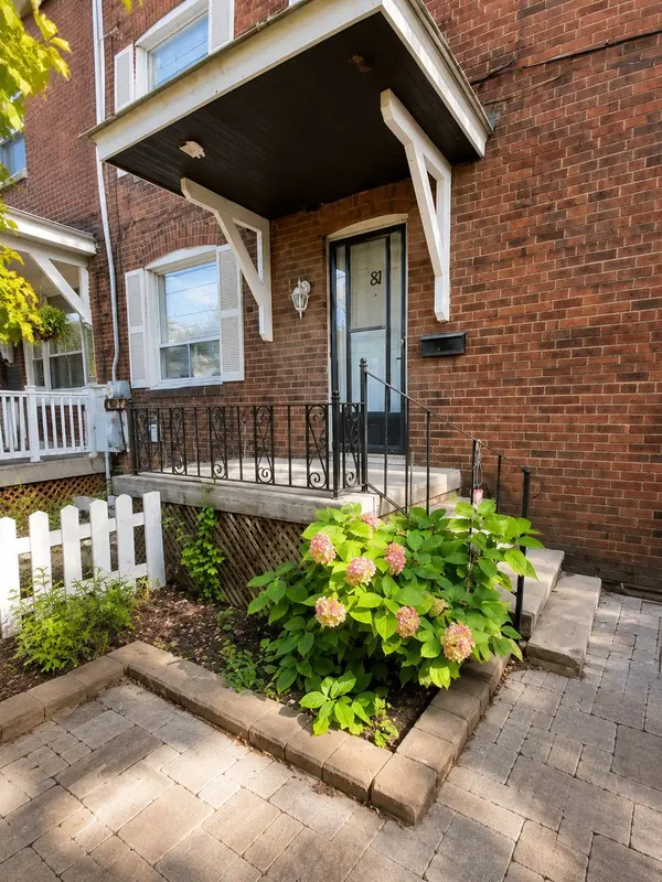 44 Hillside AVE, Toronto W06, ON M8V 1S6