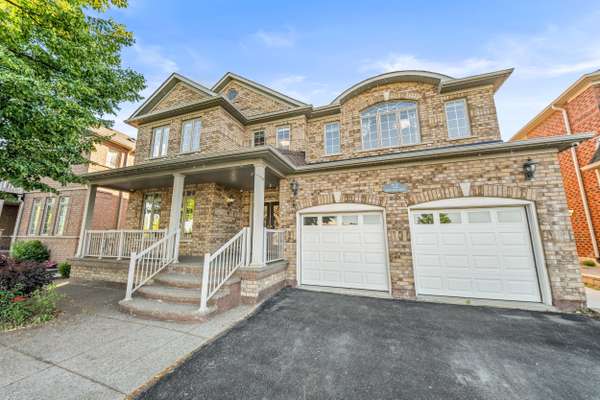 52 Mount Royal CIR, Brampton, ON L6P 2K4