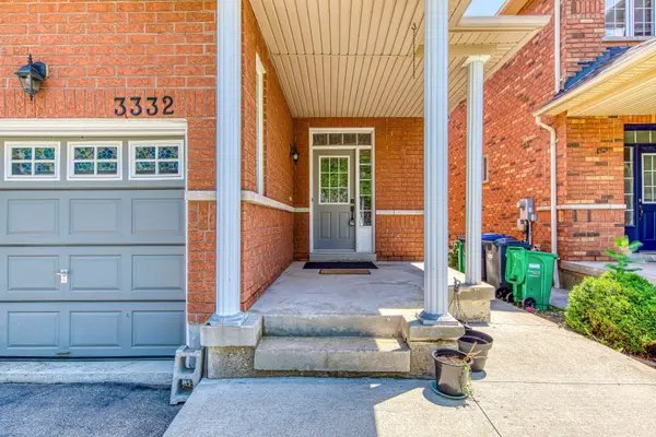3332 Angel Pass DR, Mississauga, ON L5M 7K2