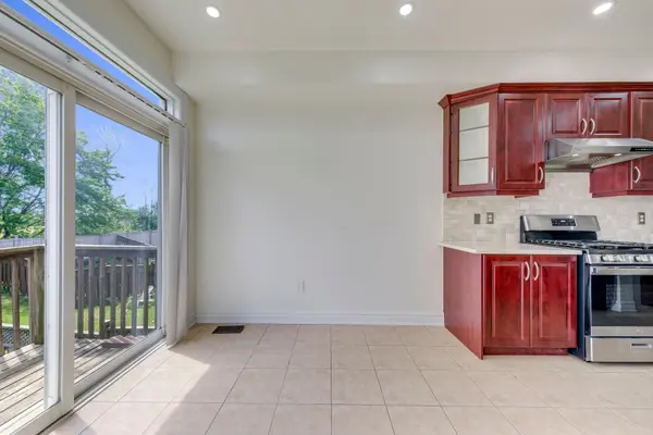 3332 Angel Pass DR, Mississauga, ON L5M 7K2