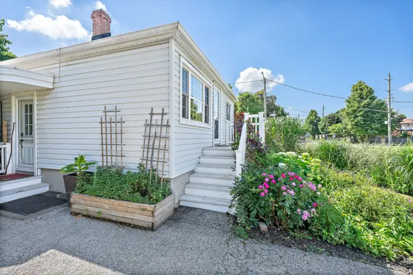 196 Main ST N, Halton Hills, ON L7J 1W8