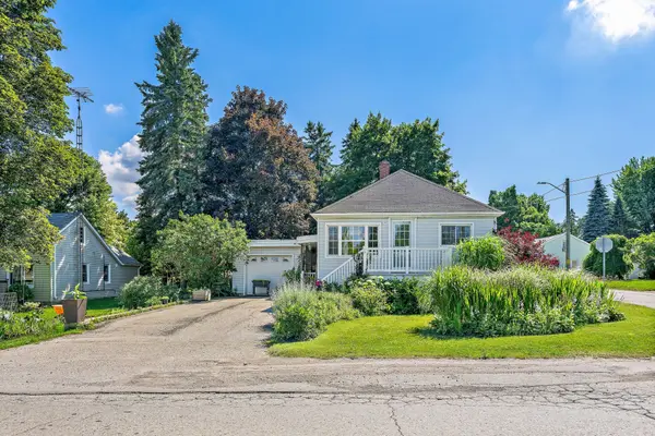 196 Main ST N, Halton Hills, ON L7G 3E9