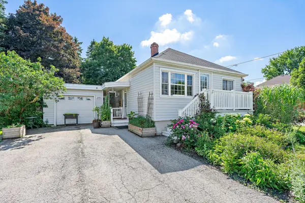 196 Main ST N, Halton Hills, ON L7G 3E9