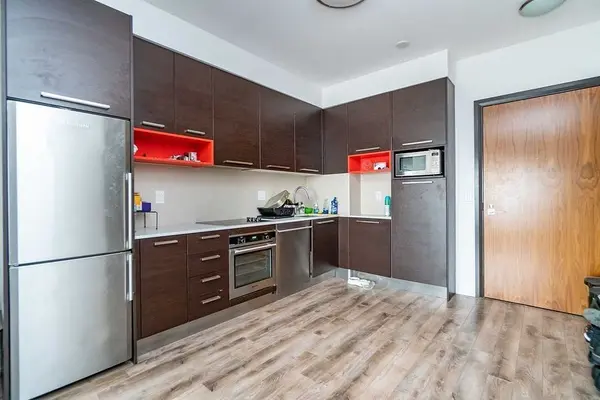 36 Park Lawn RD #1304, Toronto W06, ON M8V 0E5