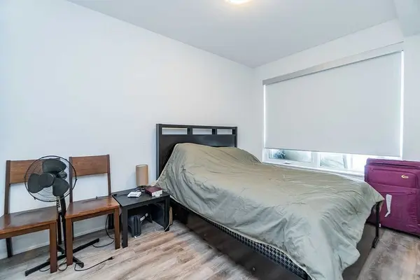 36 Park Lawn RD #1304, Toronto W06, ON M8V 0E5