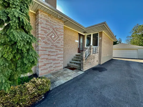 41 Paragon RD, Toronto W09, ON M9R 1J9
