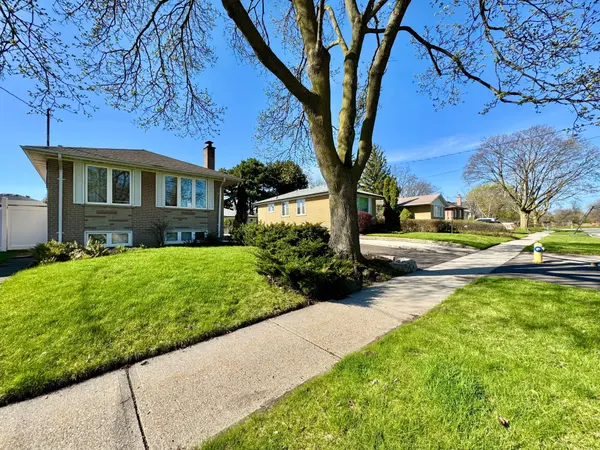 41 Paragon RD, Toronto W09, ON M9R 1J9
