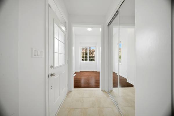 369 Cedar Hedge RD, Milton, ON L9T 8Y4