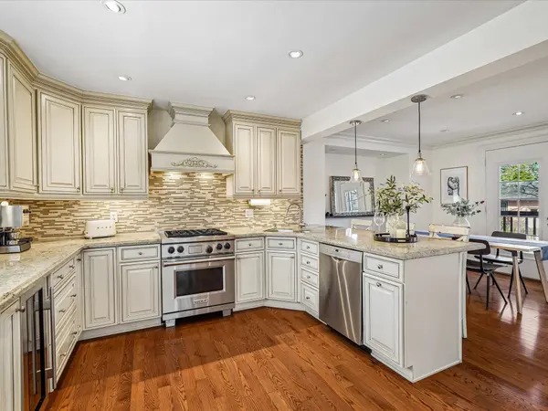169 Morrison RD, Oakville, ON L6J 4J3