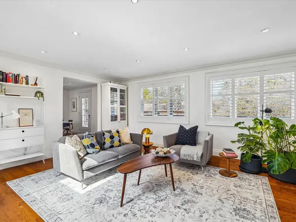 169 Morrison RD, Oakville, ON L6J 4J3