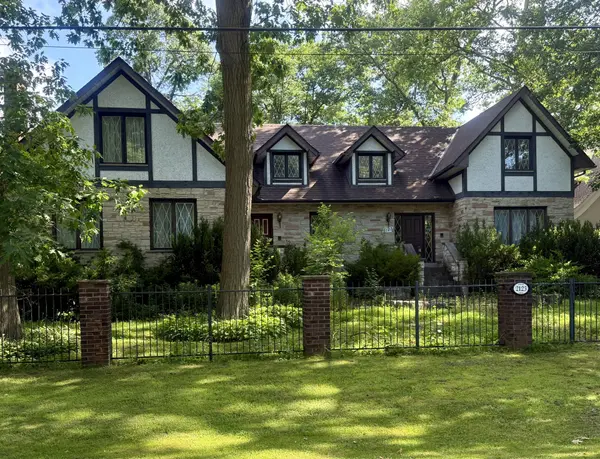 2123 Gordon DR, Mississauga, ON L5B 1S6