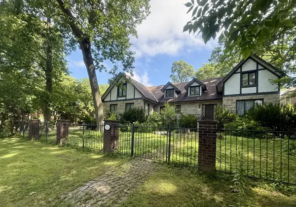 2123 Gordon DR, Mississauga, ON L5B 1S6