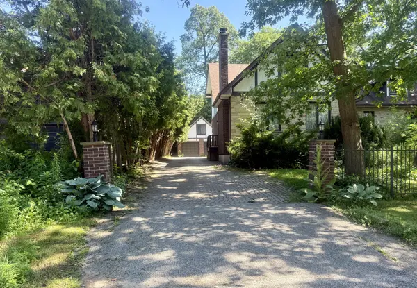 2123 Gordon DR, Mississauga, ON L5B 1S6