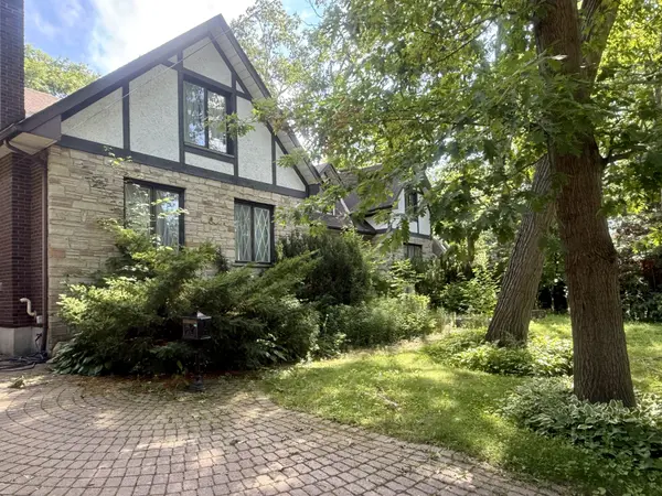 2123 Gordon DR, Mississauga, ON L5B 1S6