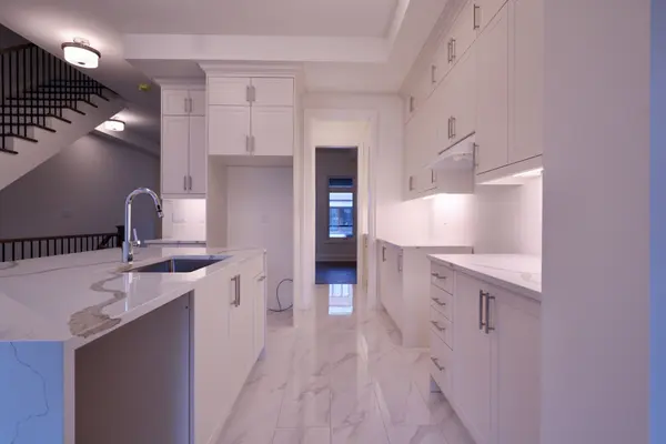 3298 Taha GDNS, Oakville, ON L6M 4K1
