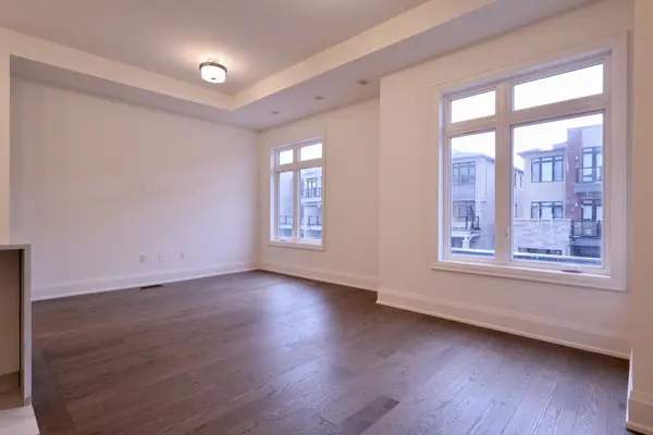 3298 Taha GDNS, Oakville, ON L6M 4K1