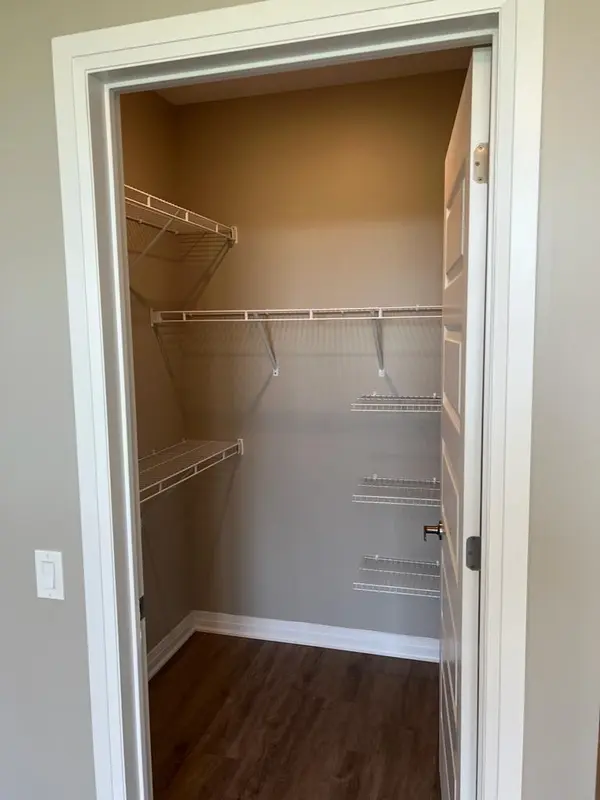 95 Dundas Street West N/A #219, Oakville, ON L6M 5N4