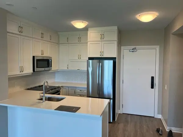 95 Dundas Street West N/A #219, Oakville, ON L6M 5N4